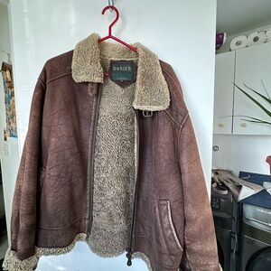 🌟DANIER MEDIUM BROWN SHERLING LEATHER JACKET VERY WARM IN WINTER☄️